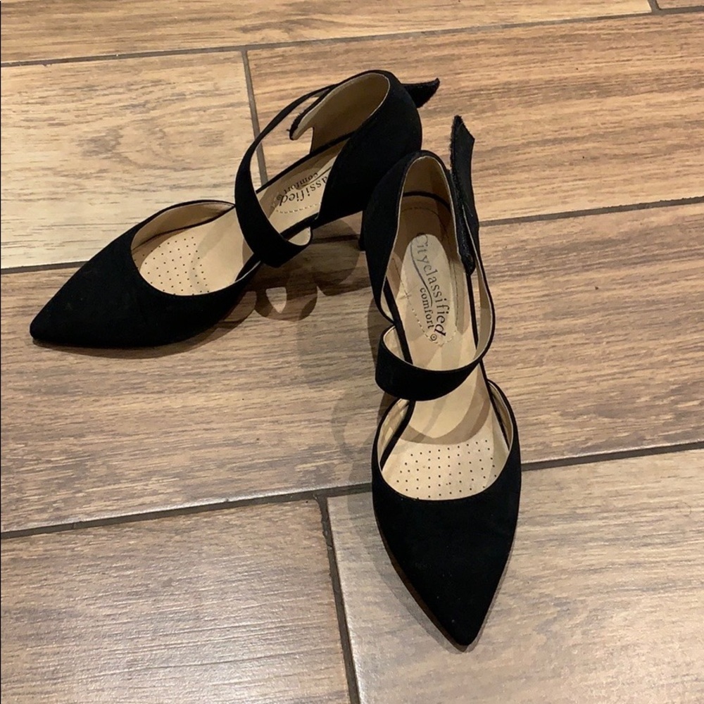 Blacks heels shoes excellent condition size:7.5